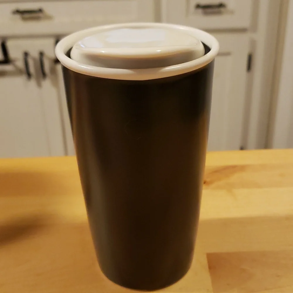 2016 Starbucks Black/White 12fl oz w/lid‎